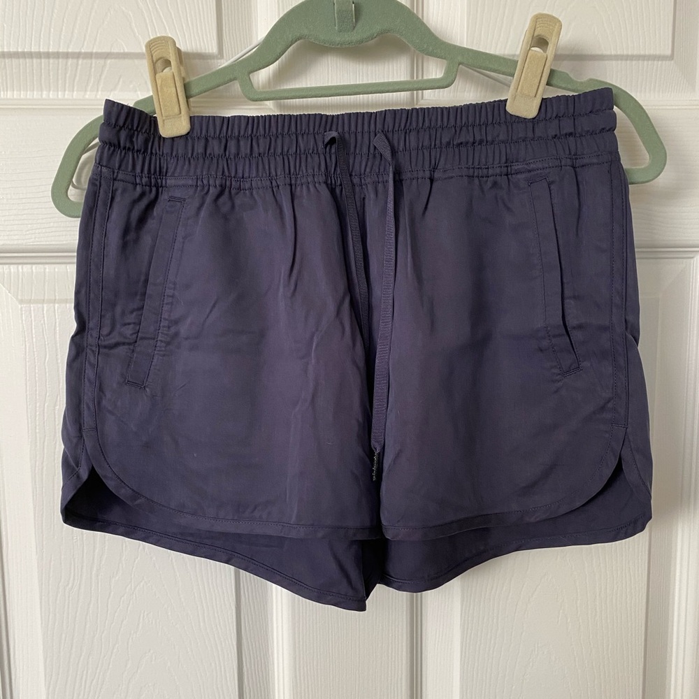 Lululemon Navy Shorts : Size 6